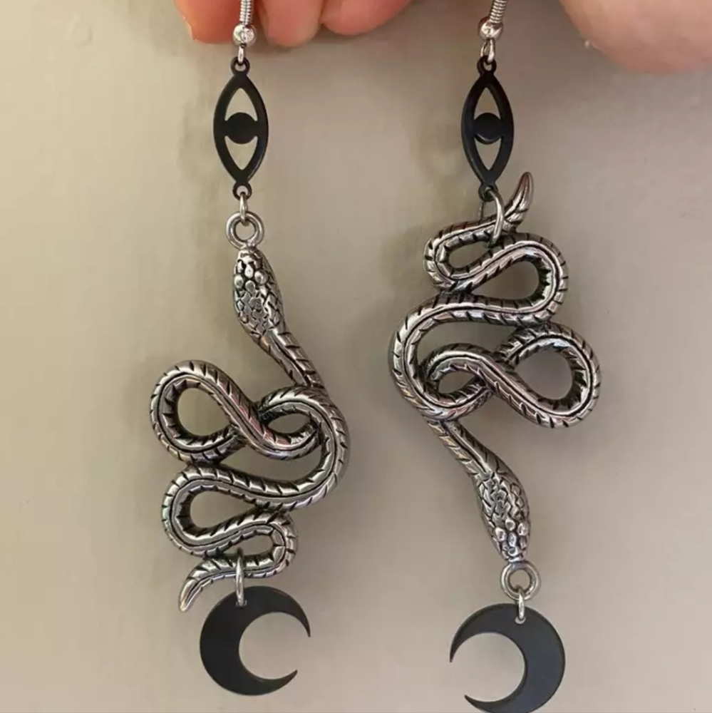 Beautiful Snake Serpent with black moon earings